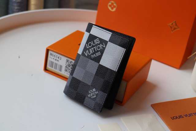 N63144 Passport Holder