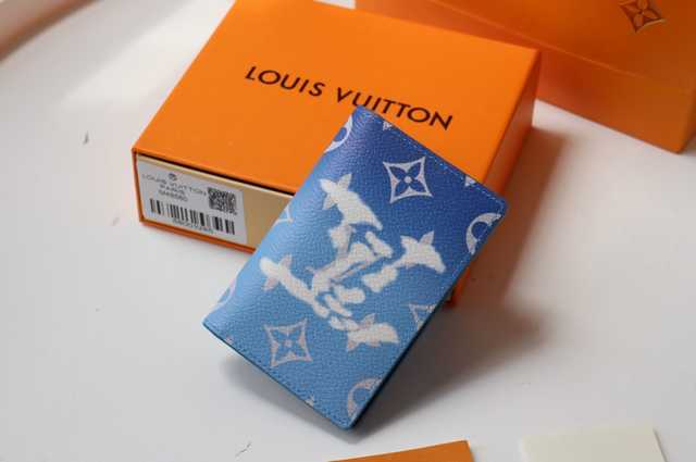 M48560 Passport Holder