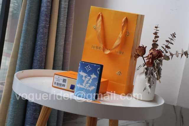 M48560 Passport Holder