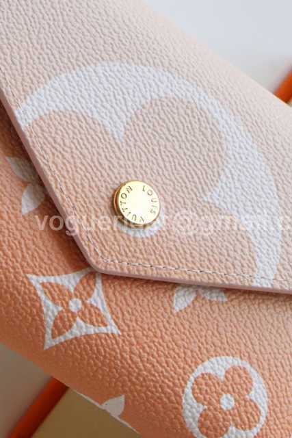 M80388 Victorine By The Pool