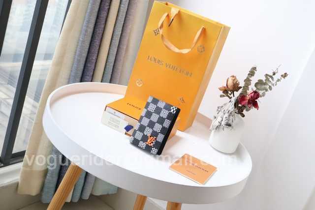 M80170 Passport Holder