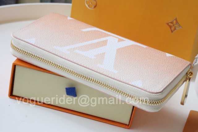 M80361 Zippy By The Pool M80361 Zippy By The Pool