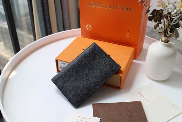M60181 Passport Holder