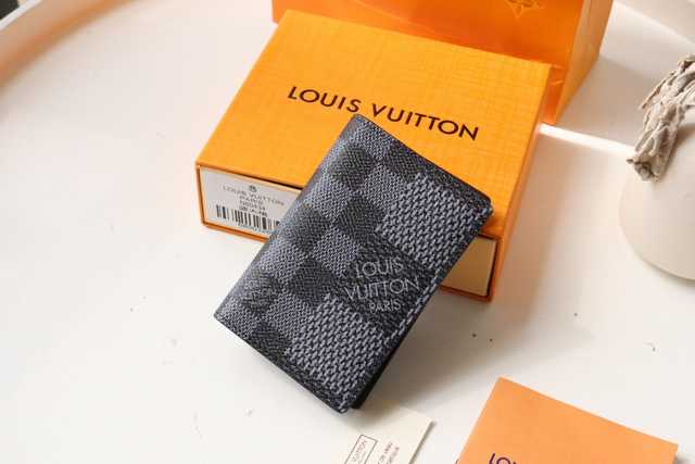 N60441 Passport Holder