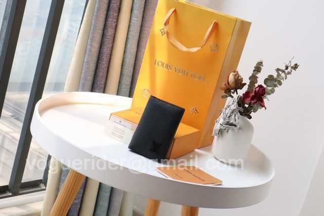 M69979 Passport Holder