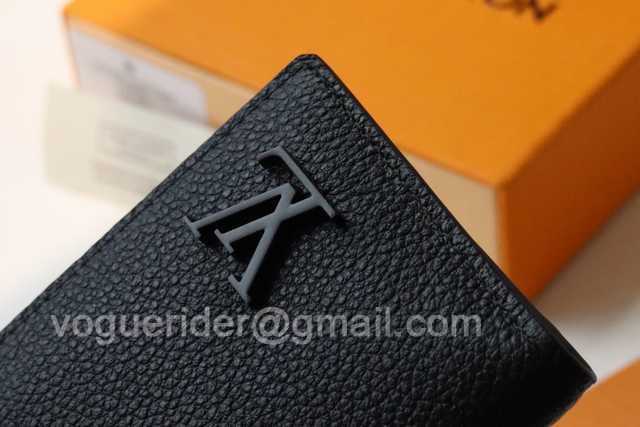 M69979 Passport Holder