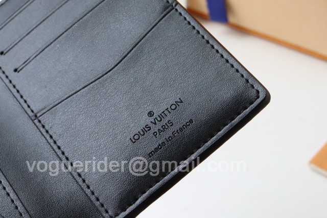 M69979 Passport Holder