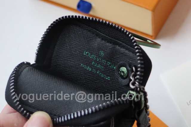 M62895 Anneau-Cle Zipped Coin Purse