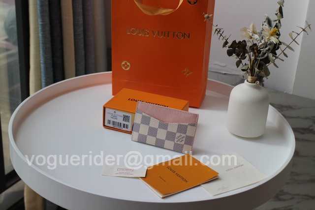 N60286 Daily Card Holder N60286 Daily Card Holder