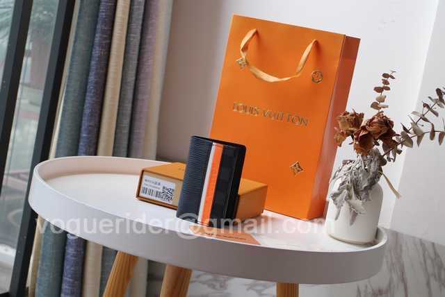 M69536 Passport Holder