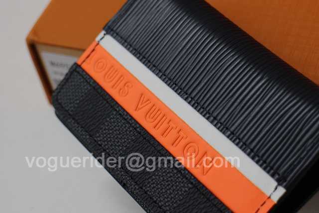 M69536 Passport Holder