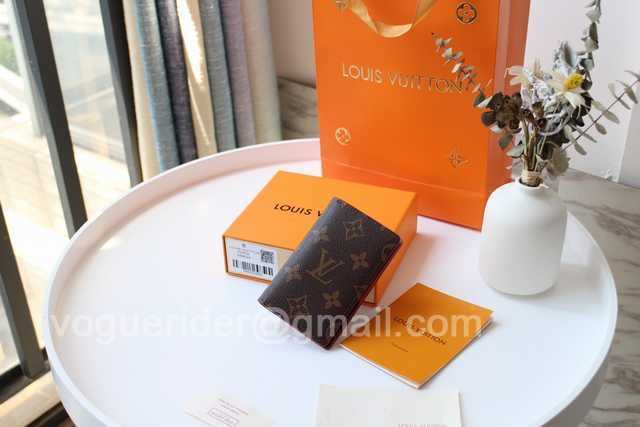 M68902 Passport Holder