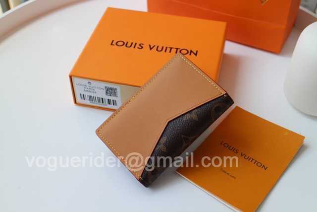 M68902 Passport Holder