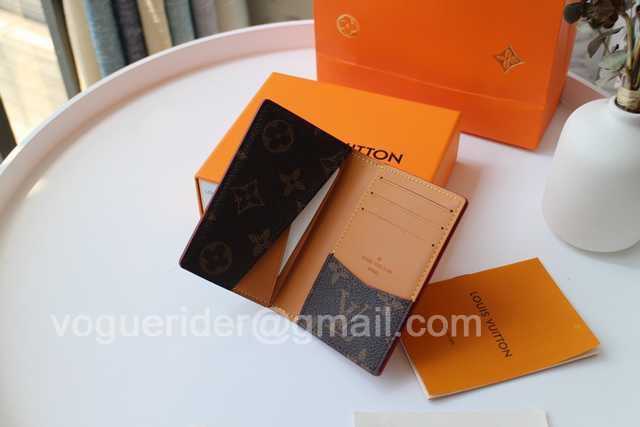 M68902 Passport Holder