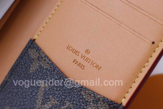 M68902 Passport Holder