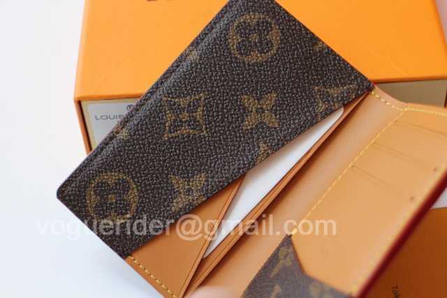 M68902 Passport Holder