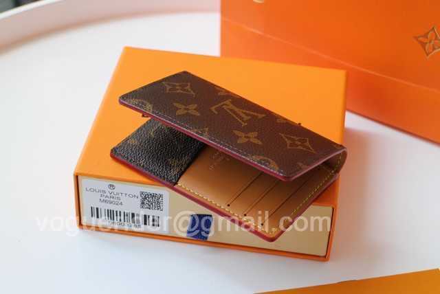 M68902 Passport Holder