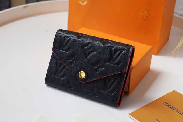 M64060 Victorine