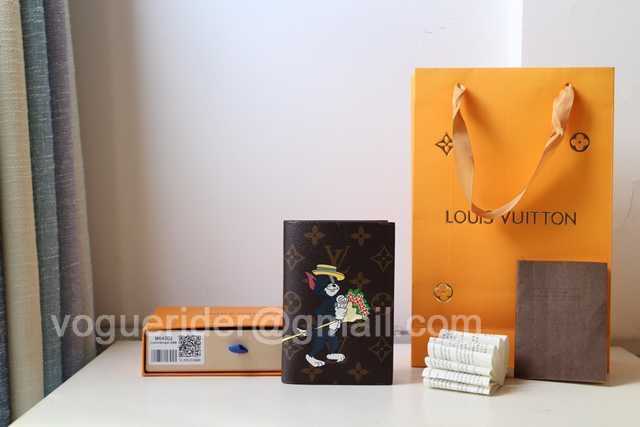 M64411 Passport Holder