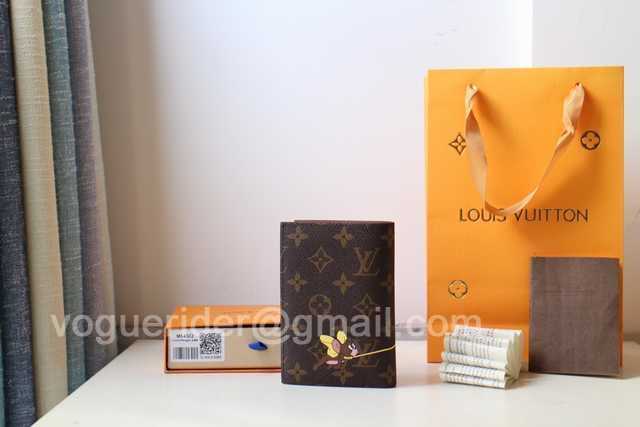 M64411 Passport Holder