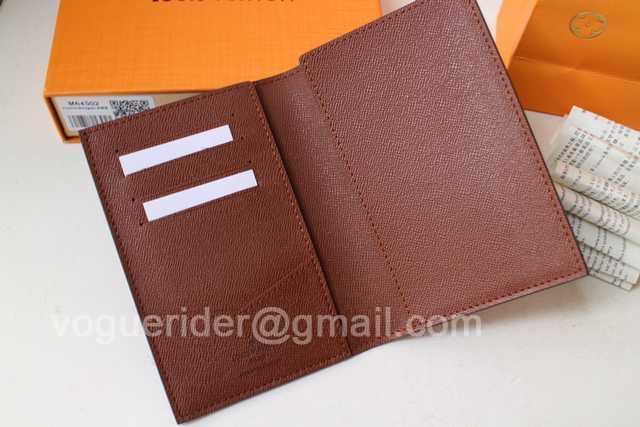 M64411 Passport Holder