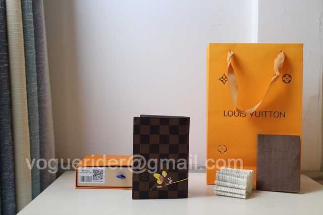 M64411 Passport Holder M64411 Passport Holder