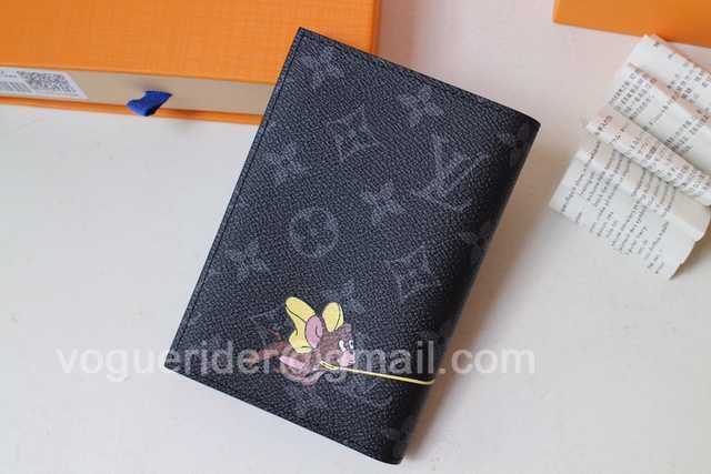 M64411 Passport Holder M64411 Passport Holder