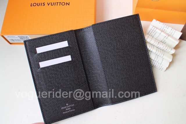 M64411 Passport Holder M64411 Passport Holder