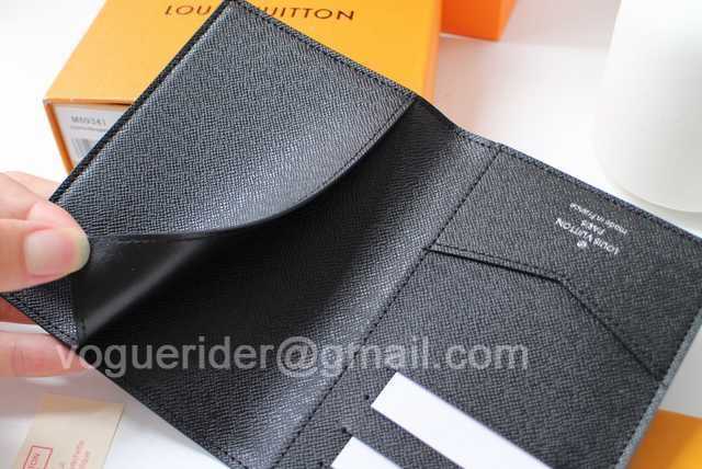M64411 Passport Holder