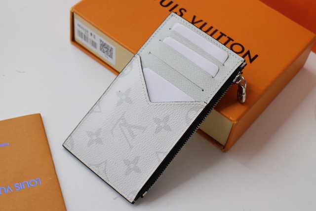 M64038 Coin Purse