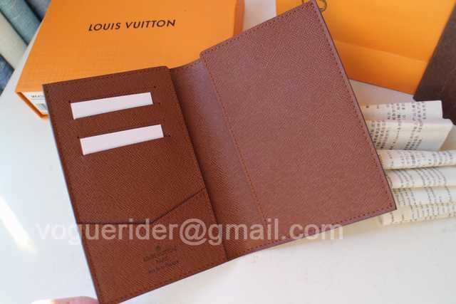 M64411 Passport Holder