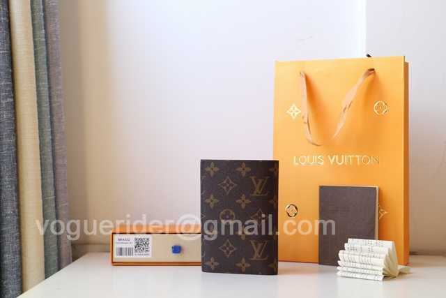 M64411 Passport Holder M64411 Passport Holder