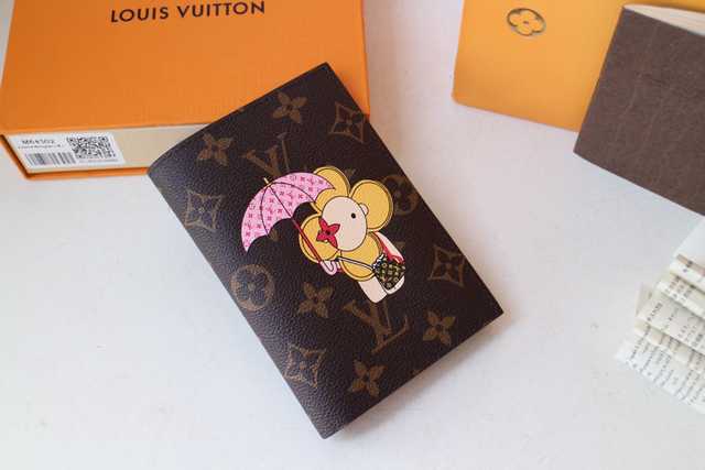 M64411 Passport Holder