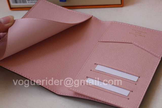 M64411 Passport Holder M64411 Passport Holder