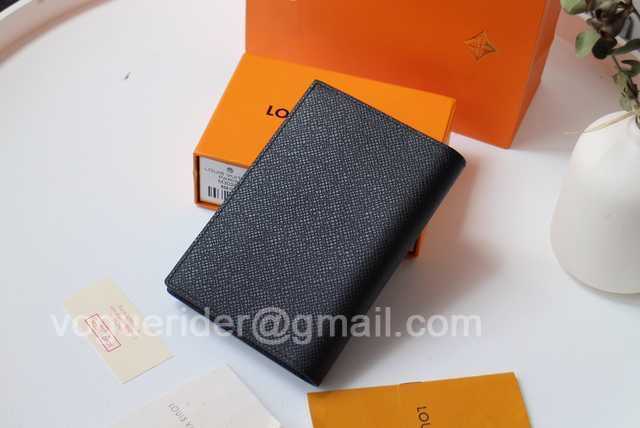 M62089 Passport Holder