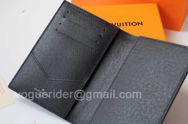 M62089 Passport Holder