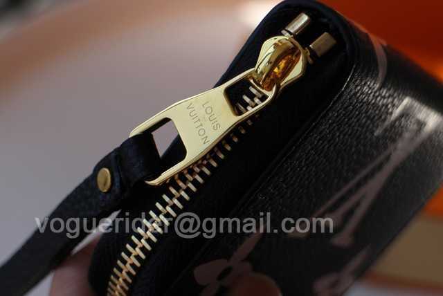 M69797 Zippy Coin Purse