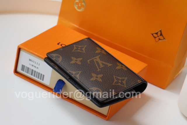 M60111 Passport Holder M60111 Passport Holder