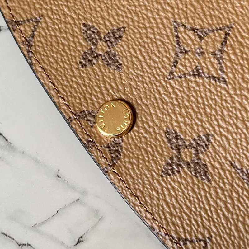 M82157 Emilie Wallet 19