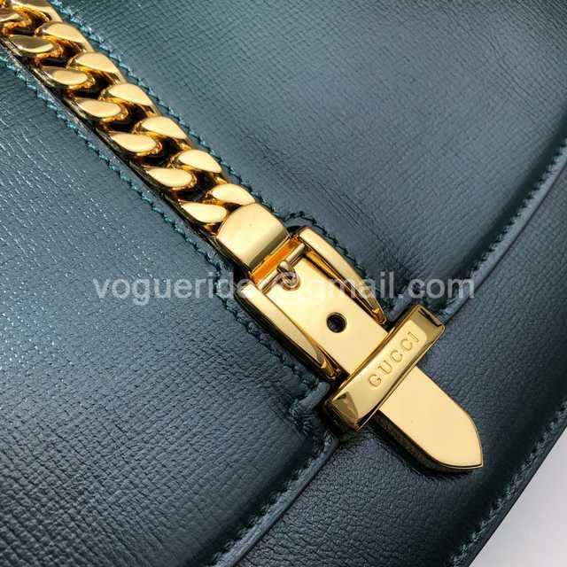 601067 25