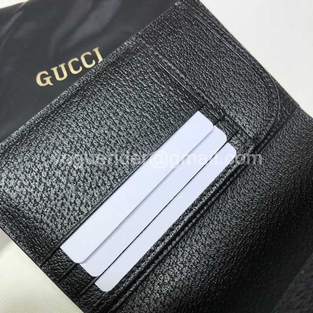 625584 Passport Holder