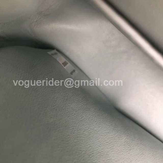 1112 V Medium 25cm 1112 V Medium 25cm