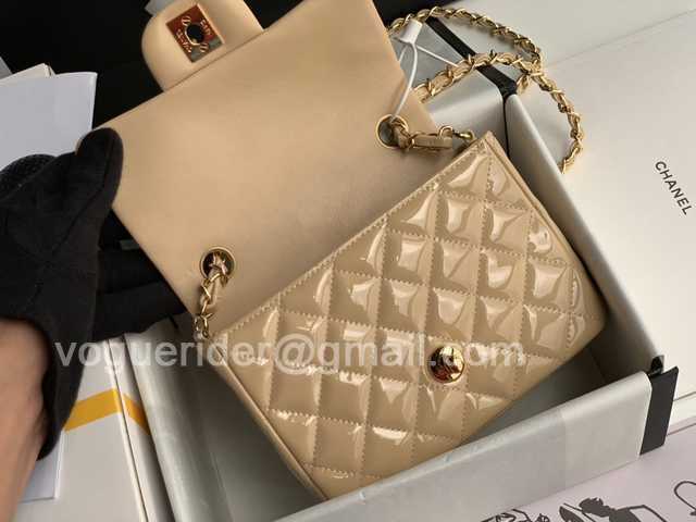 1115 Square 17 Patent leather