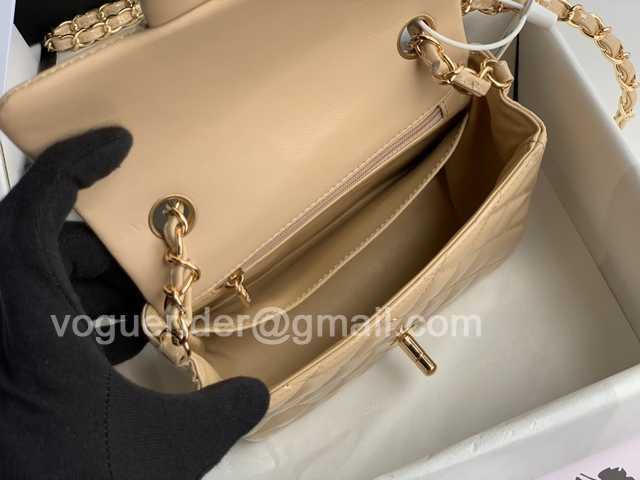 1115 Square 17 Patent leather