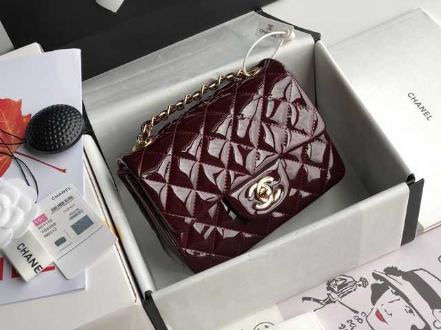 1115 Square 17 Patent leather