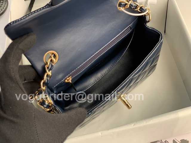 1115 Square 17 Patent leather