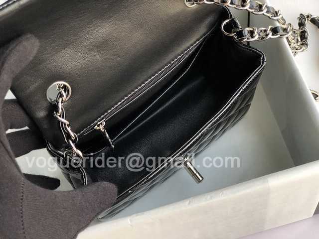 1115 Square 17 Patent leather