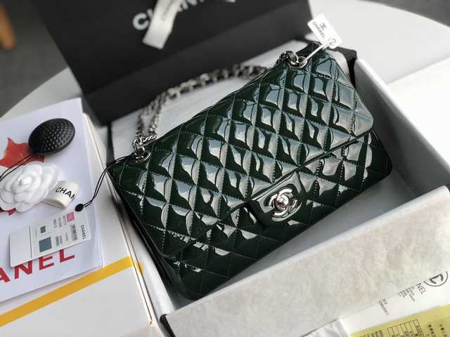 1112 Medium 25cm Patent Leather