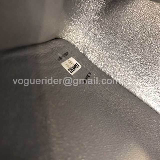 1115 V Square 17 1115 V Square 17