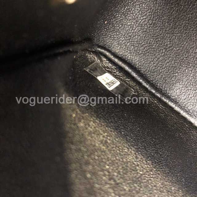 1115 V Square 17 1115 V Square 17